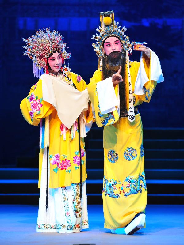 上海崑劇團的《長生殿》將於六月十四日至十七日在香港文化中心大劇院公演，是為康樂及文化事務署「中國戲曲節」的開幕節目。