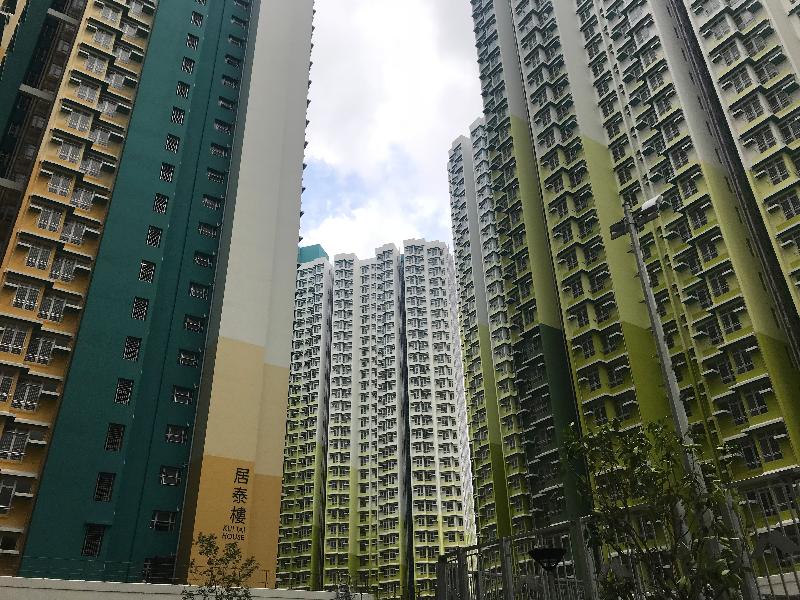 The intake of residents into the three newly completed blocks at On Tai Estate in the Anderson Road Development Area, Kwun Tong, began today (May 10).