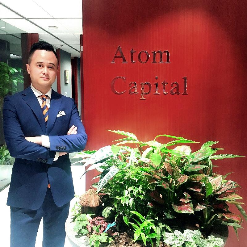 內地金融集團原子資本（香港）有限公司今日（五月十八日）宣布在香港開設地區總部。圖示公司總裁周一。