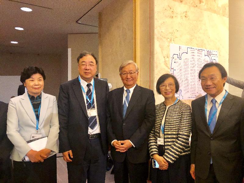 The Secretary for Food and Health, Professor Sophia Chan (second right), today (May 21, Geneva time) attended the 71st World Health Assembly of the World Health Organization (WHO) in Geneva, Switzerland, and took the opportunity to exchange views on healthcare-related issues with top health officials of other member states. Professor Chan is pictured with (from left) the Vice-minister of the National Health Commission, Ms Cui Li; the Minister of the National Health Commission, Mr Ma Xiaowei; the Regional Director for the Western Pacific of the WHO, Dr Shin Young-soo; and the Secretary for Social Affairs and Culture of the Macao Special Administrative Region Government, Mr Tam Chon-weng at the Assembly.