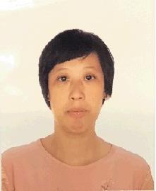 Cheung Sau-ying, is about 1.5 metres tall, 50 kilograms in weight and of thin build. She has a pointed face with yellow complexion, short straight black and white hair. She was last seen wearing a purple long-sleeved T-shirt, purple shorts with floral pattern, pink slippers and carrying a black shoulder bag.
