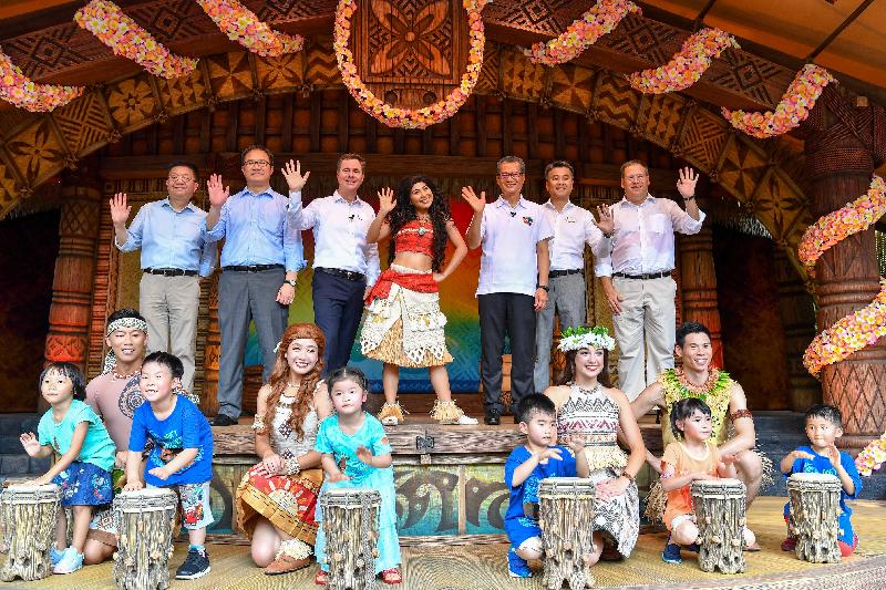 The Financial Secretary, Mr Paul Chan, attended Hong Kong Disneyland Welcome Party for "Moana: A Homecoming Celebration" today (May 24). Mr Chan (back row, third right) is pictured with the Commissioner for Tourism, Mr Joe Wong (back row, second left); the Executive Director of the Hong Kong Tourism Board, Mr Anthony Lau (back row, first left); the Consul General of the United States to Hong Kong and Macau, Mr Kurt Tong (back row, first right); the President and Managing Director of Walt Disney Parks and Resorts, Asia Pacific, Mr Michael Colglazier (back row, third left); and the Managing Director of Hong Kong Disneyland Resort, Mr Samuel Lau (back row, second right), as well as participants and performers.
