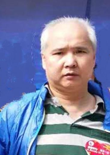 Wong Man-chuk, aged 49, is about 1.74 metres tall, 75 kilograms in weight and of fat build. He has a round face with yellow complexion and short straight white hair. He was last seen wearing a T-shirt with green and white stripes, blue trousers and brown slippers.