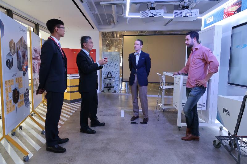 The Secretary for Financial Services and the Treasury, Mr James Lau (second left), concluded his visit to San Francisco, the United States, on May 31 (San Francisco time). Photo shows Mr Lau visiting Visa Inc in the morning to understand its technological adoption.