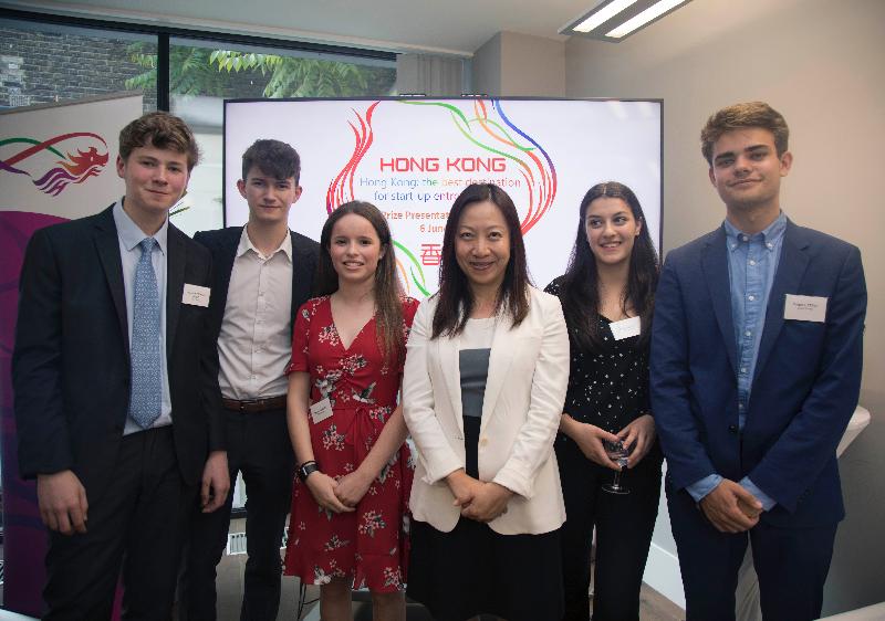 Winning students in the "Hong Kong: the best destination for start-up entrepreneurs!" competition organised by the Hong Kong Economic and Trade Office, London (London ETO), plus the competition judges and sponsors, attended a prize presentation ceremony at the London ETO on June 6 (London time). Photo shows the Director-General of the London ETO, Ms Priscilla To (third right), with the winners Bertram Lyhne-Gold (first left), Thibau Grumett (second left), Trinity Hooper (third left), Uma Baron (second right) and Tomas Utting (first right), at the ceremony.