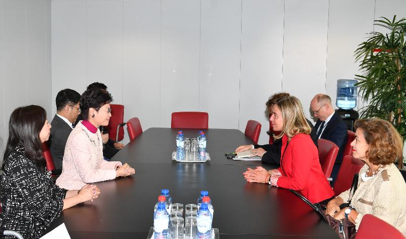 The Chief Executive, Mrs Carrie Lam, started her visit to Europe in Brussels, Belgium today (June 14, Brussels time). Photo shows Mrs Lam (second left) meeting with the Vice-President of the European Commission and the High Representative of the Union for Foreign Affairs and Security Policy, Ms Federica Mogherini (second right) at the European Commission headquarters. The Special Representative for Hong Kong Economic and Trade Affairs to the European Union, Ms Shirley Lam (first left) also attended.