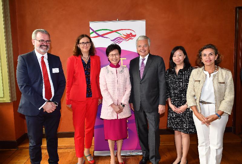 The Chief Executive, Mrs Carrie Lam, started her visit to Europe in Brussels, Belgium today (June 14, Brussels time). She attended a business luncheon co-organised by the European Chamber of Commerce in Hong Kong and Hong Kong Economic and Trade Office in Brussels. Photo shows Mrs Lam (third left) with Belgian Deputy Prime Minister cum Minister of Foreign Affairs, Foreign Trade and European Affairs, Mr Didier Reynders (third right); European Commissioner for Trade, Ms Cecilia Malmström (second left), the Chairman of the European Chamber of Commerce in Hong Kong, Mr Robert Agnew (first left); the Special Representative for Hong Kong Economic and Trade Affairs to the European Union, Ms Shirley Lam (second right), and the Head of the European Union Office to Hong Kong and Macao, Ms Carmen Cano (first right) before the luncheon.