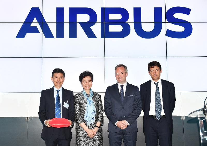 The Chief Executive, Mrs Carrie Lam, continued her visit to France in Marseille today (June 18, Marseille time). Photo shows Mrs Lam (second left); the Controller of Government Flying Service, Captain Michael Chan (first left); the Chief Executive Officer of Airbus Helicopters, Mr Bruno Even (first right), and the State Secretary to the Minister for Europe and Foreign Affairs, Mr Jean-Baptiste Lemoyne (second right) at the delivery ceremony of the three H-175 helicopters to Hong Kong Government Flying Service at Airbus Helicopters. 