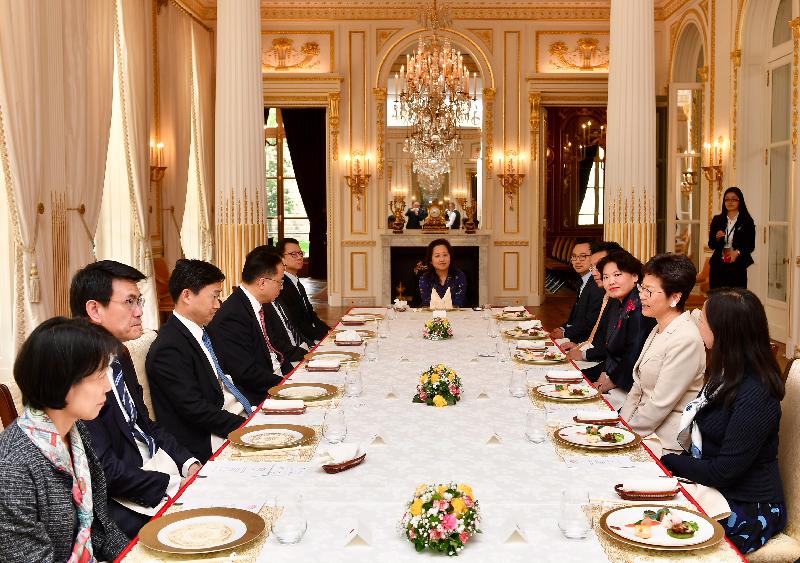 The Chief Executive, Mrs Carrie Lam, continued her visit to France in Paris today (June 19, Paris time). Photo shows Mrs Lam (second right) attending a lunch hosted by the Chargé d'affaires of Chinese Embassy in France, Mr Wu Xiaojun (third left). The Secretary for Innovation and Technology, Mr Nicholas W Yang (fourth left) ; the Secretary for Commerce and Economic Development, Mr Edward Yau (second left), and the Special Representative for Hong Kong Economic and Trade Affairs to the European Union, Ms Shirley Lam (first right), also attended.