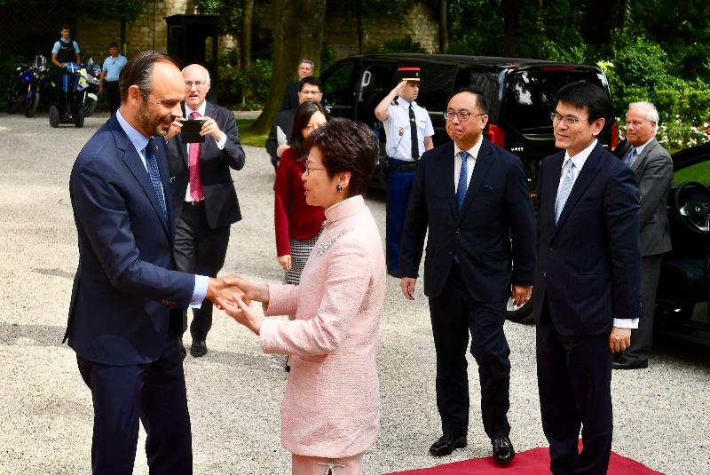 The Chief Executive, Mrs Carrie Lam, continued her visit to France in Paris today (June 21, Paris time). Photo shows Mrs Lam (second left) meeting with the Prime Minister of France, Mr Edouard Philippe (first left). The Secretary for Commerce and Economic Development, Mr Edward Yau (first right), and the Secretary for Innovation and Technology, Mr Nicholas W Yang (second right), also attended.