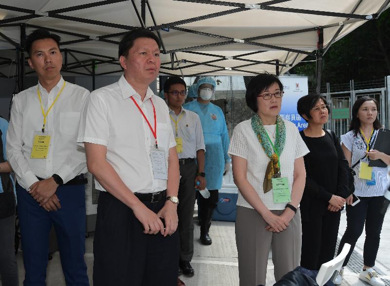 The Centre for Health Protection of the Department of Health, in collaboration with other government departments and organisations, today (June 27) held a public health exercise code-named "Sunstone" at a newly built residential building to test the Government's response to a novel disease called "Disease X". Photo shows the Director of Health, Dr Constance Chan (third right), inspecting the exercise.