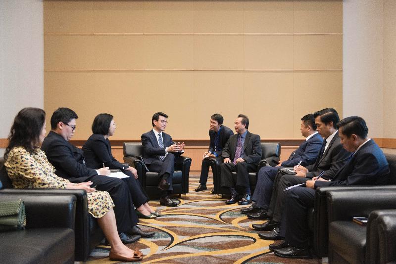 The Secretary for Commerce and Economic Development, Mr Edward Yau, attended the Cambodia – Hong Kong Trade Promotion Forum today (June 29). Mr Yau (fourth left) takes the opportunity to hold a bilateral meeting with the Secretary of State of Ministry of Commerce of Cambodia, Mr Chhuon Dara (fourth right), who attended the third Belt and Road Summit yesterday.