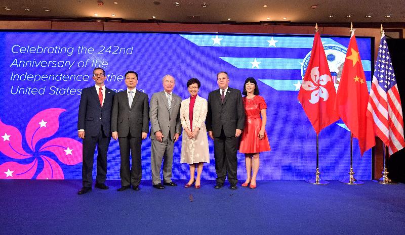 The Chief Executive, Mrs Carrie Lam, attended a reception held by the United States (US) Consulate General in Hong Kong and Macau in celebration of US Independence Day today (July 5). Mrs Lam (third right), the US Consul-General to Hong Kong and Macau, Mr Kurt Tong (second right) and the Commissioner of the Ministry of Foreign Affairs of the People's Republic of China in the Hong Kong Administrative Special Region, Mr Xie Feng (second left), are pictured with other guests.