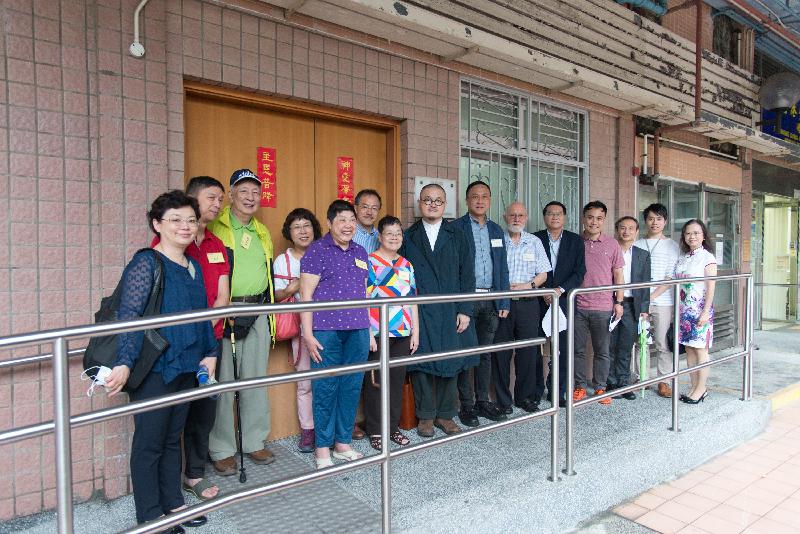 The Legislative Council Panel on Welfare Services visited the "Radiance Family" Family Care Home of the Fu Hong Society today (July 13) to better understand the operation of the family care home. Photo shows the Legislative Council Members with residents and staff of the care home.