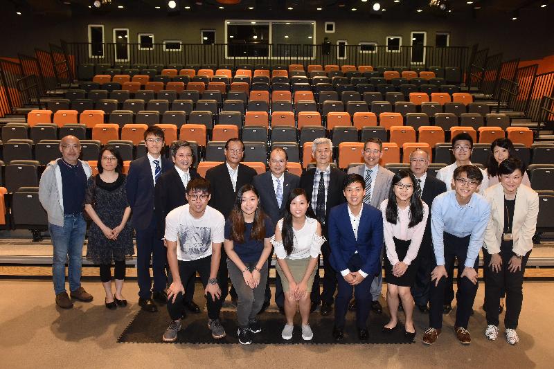 The Chief Secretary for Administration, Mr Matthew Cheung Kin-chung today (July 18) visited the Research Complex of Hong Kong Shue Yan University. Photo shows Mr Cheung (back row, centre), the District Officer (Eastern), Mr Simon Chan (back row, fourth right), and the Chairman of the Eastern District Council, Mr Wong Kin-pan (back row, fifth left), in a group photo with university's management and students. Also joining the visit are two secondary students participating in the "Be a Government Official for a Day" programme (front row, second and third right).