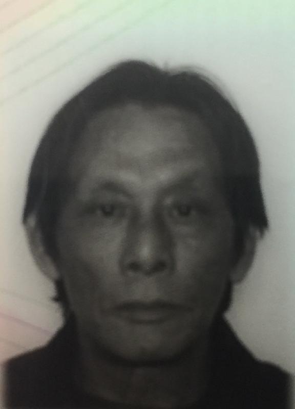 Leung Sing-chai, aged 68, is about 1.66 metres tall, 59 kilograms in weight and of thin build. He has a long face with yellow complexion and short black hair. He was last seen wearing a grey short-sleeved T-shirt, black and white checkered trousers and blue slippers.