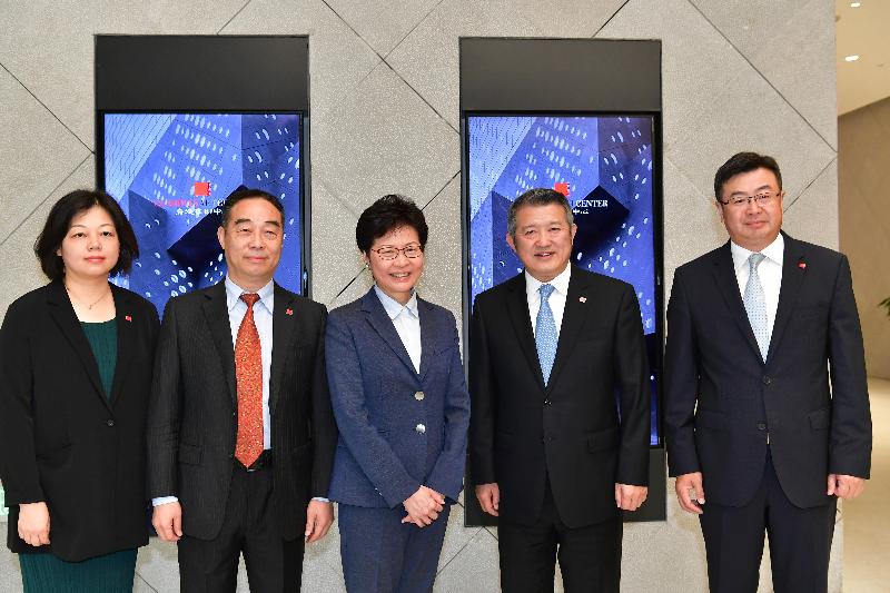 The Chief Executive, Mrs Carrie Lam, visited the Guardian Art Center in Beijing today (July 27). Mrs Lam (centre) is pictured with the founder of Guardian Culture Group, Mr Chen Dongsheng (second right); the General Manager of the Guardian Art Center, Mr Kou Qin (second left); and other representatives of the Guardian Art Center.