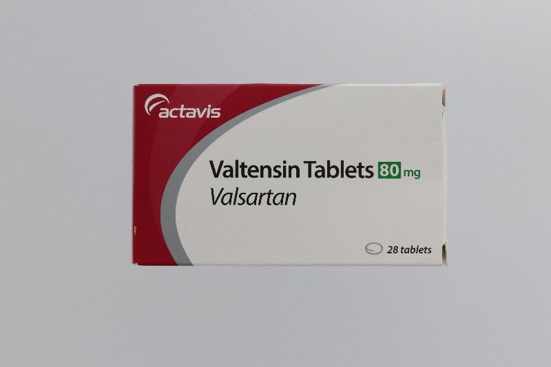 医院管理局发言人今日（八月一日）公布，因应卫生署早前宣布因相关原料含有杂质N－亚硝基二甲胺而回收一种治疗高血压的药物Valtensin（80毫克及160 毫克，其药用成分为缬沙坦），公立医院将为病人提供更换药物的选择。图示Valtensin（80毫克）。