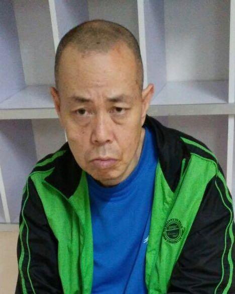 Leung Wa-kan, aged 55, is about 1.67 metres tall, 65 kilograms in weight and of thin build. He has a long face with yellow complexion and short black hair. He was last seen wearing a blue vest, black trousers and black slippers.  