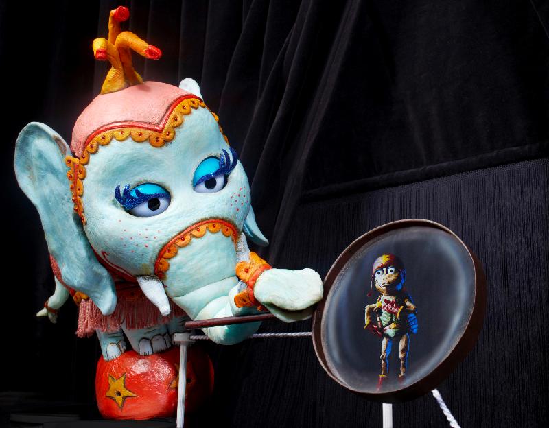 康樂及文化事務署「戲偶人生」系列第一砲節目請來丹麥蘇菲‧克羅格劇團演出《攞命馬戲班》，這是一場跳蚤與大象的災難式愛情喜劇。節目於九月二十一日至二十三日（星期五至日）在香港文化中心劇場公演。