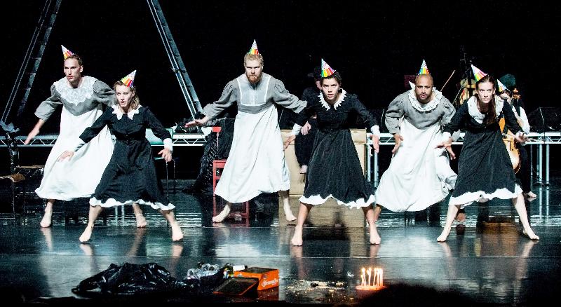 The New Vision Arts Festival will be held from October 19 to November 18, featuring pioneering shows by overseas and local performing groups, including the dance theatre show "Swan Lake/Loch na hEala". 