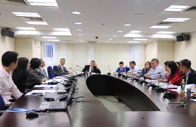 The Scientific Committee on Vector-borne Diseases under the Centre for Health Protection of the Department of Health met today (August 28) to review the latest situation of local dengue fever and the Government’s prevention and control measures.