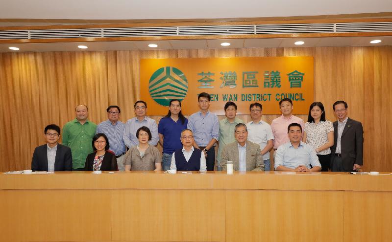 The Secretary for Home Affairs, Mr Lau Kong-wah, met with Tsuen Wan District Council (TWDC) members to exchange views on district issues when visiting Tsuen Wan District today (September 4). Pictured are Mr Lau (front row, third right), with the Chairman of TWDC, Mr Chung Wai-ping (front row, second right); the Vice Chairman of TWDC, Mr Wong Wai-kit (front row, first right); the District Officer (Tsuen Wan), Miss Jenny Yip (front row, third left), and other members of TWDC.