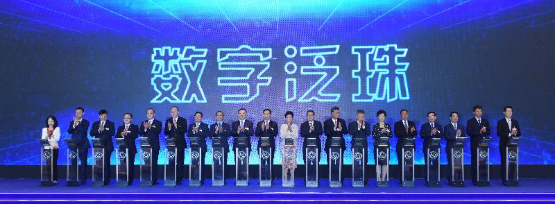The Chief Executive, Mrs Carrie Lam, attended the opening ceremony of the 12th Pan-Pearl River Delta Regional Co-operation and Development Forum and Economic and Trade Fair in Guangzhou today (September 5). Photo shows Mrs Lam (10th right); the Secretary of the CPC Guangdong Provincial Committee, Mr Li Xi (10th left); the chief executives of the pan-Pearl River Delta provinces and regions; and other guests at the launch ceremony of digitalisation in the pan-Pearl River Delta region.