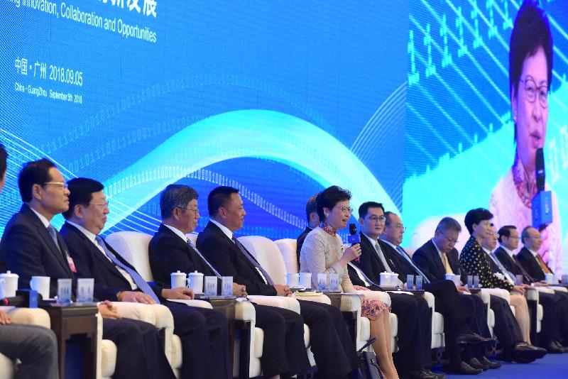 The Chief Executive, Mrs Carrie Lam (fifth left), participates in a dialogue session at the 12th Pan-Pearl River Delta Regional Co-operation and Development Forum and Economic and Trade Fair in Guangzhou today (September 5). 