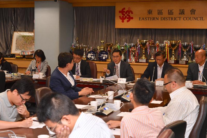 The Secretary for Education, Mr Kevin Yeung (third right), today (September 6) visited Eastern District where he met with the Chairman, Mr Wong Kin-pan (second right), and other members to exchange views on education and other district issues.