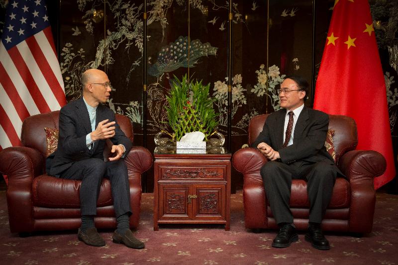 The Secretary for the Environment, Mr Wong Kam-sing (left), today (September 10, San Francisco time) pays a courtesy call on the Consul General of the People's Republic of China in San Francisco, Mr Wang Donghua (right), in San Francisco, the United States.