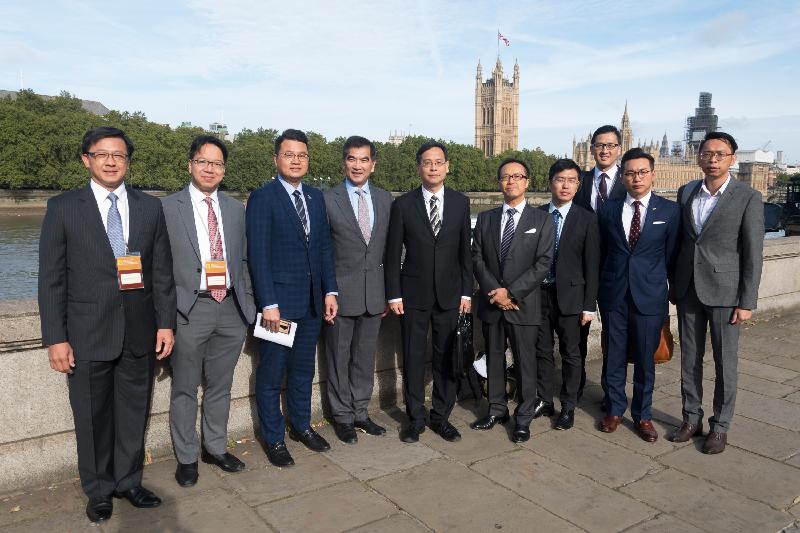 The delegation of the Legislative Council visited the Parliament of the United Kingdom yesterday (September 10, London time). Photo shows (from left) Dr Junius Ho, Mr Charles Mok, Mr Andrew Wan, Mr Chung Kwok-pan, Mr Ip Kin-yuen (leader), Mr Kenneth Leung (deputy leader), Mr Au Nok-hin, Mr Lam Cheuk-ting, Mr Alvin Yeung and Mr Luk Chung-hung.