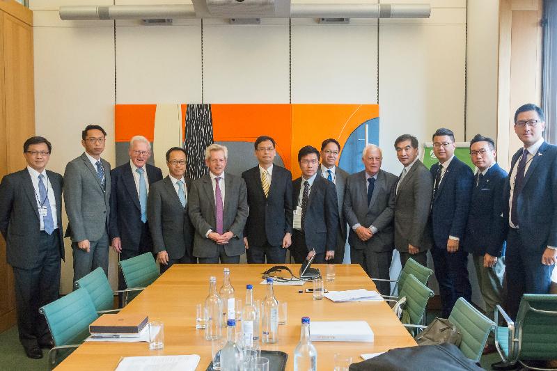 The delegation of the Legislative Council met with members of the All Party Parliamentary China Group (APPCG) of the Parliament of the United Kingdom yesterday (September 11, London time). Photo shows (from left) Dr Junius Ho, Mr Luk Chung-hung, Lord King of Bridgwater, Mr Kenneth Leung (deputy leader), Mr Richard Graham (Chair of APPCG), Mr Ip Kin-yuen (leader), Mr Au Nok-hin, Mr Charles Mok, Lord Patten of Barnes, Mr Chung Kwok-pan, Mr Andrew Wan, Mr Alvin Yeung and Mr Lam Cheuk-ting.