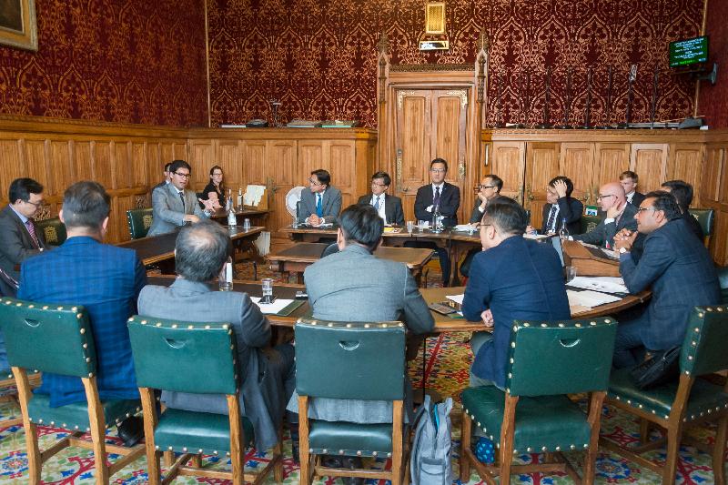 The delegation of the Legislative Council met with the International Trade Committee of the Parliament of the United Kingdom (UK) yesterday (September 11, London time) to discuss the challenges and opportunities arising from the UK's exit from the European Union.