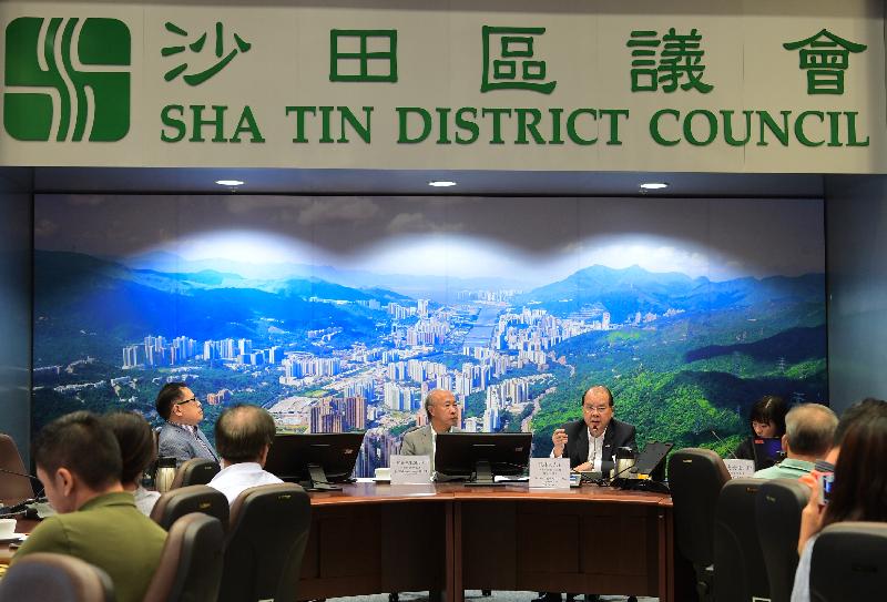 The Chief Secretary for Administration, Mr Matthew Cheung Kin-chung (second right), today (September 12) meets with the Chairman of the Sha Tin District Council (STDC), Mr Ho Hau-cheung (second left), and the STDC members and listens carefully to their views on various development issues and matters of concern to the community.
