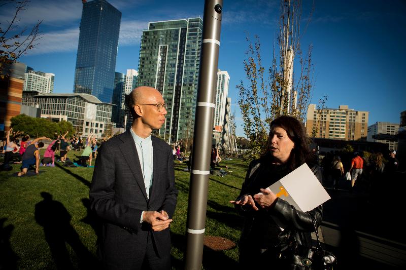 The Secretary for the Environment, Mr Wong Kam-sing (left), today (September 13, San Francisco time) tours the Salesforce Transit Center in San Francisco, the United States, to see its green building features.