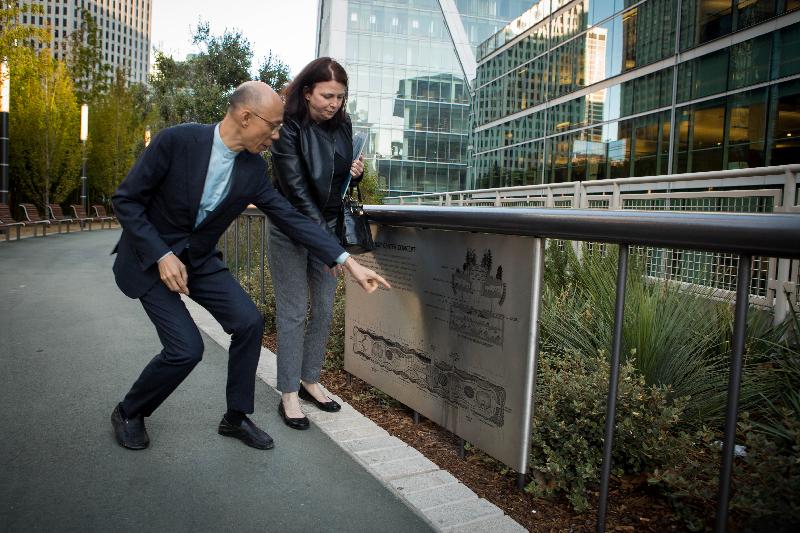 The Secretary for the Environment, Mr Wong Kam-sing (left), today (September 13, San Francisco time) tours the Salesforce Transit Center in San Francisco, the United States, to see its green building features.
