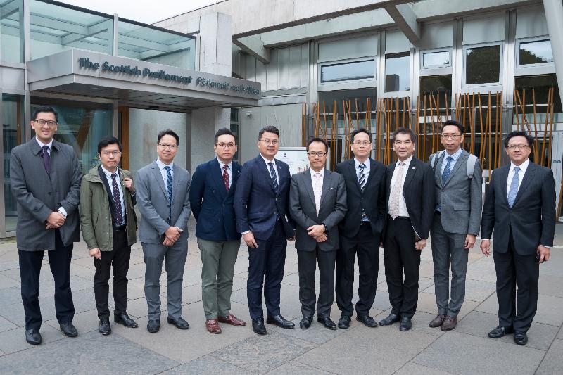 The delegation of the Legislative Council visited the Scottish Parliament in Edinburgh yesterday (September 13, Edinburgh time). Photo shows (from left) Mr Lam Cheuk-ting, Mr Au Nok-hin, Mr Charles Mok, Mr Alvin Yeung, Mr Andrew Wan, Mr Kenneth Leung (deputy leader), Mr Ip Kin-yuen (leader), Mr Chung Kwok-pan, Mr Luk Chung-hung and Dr Junius Ho.