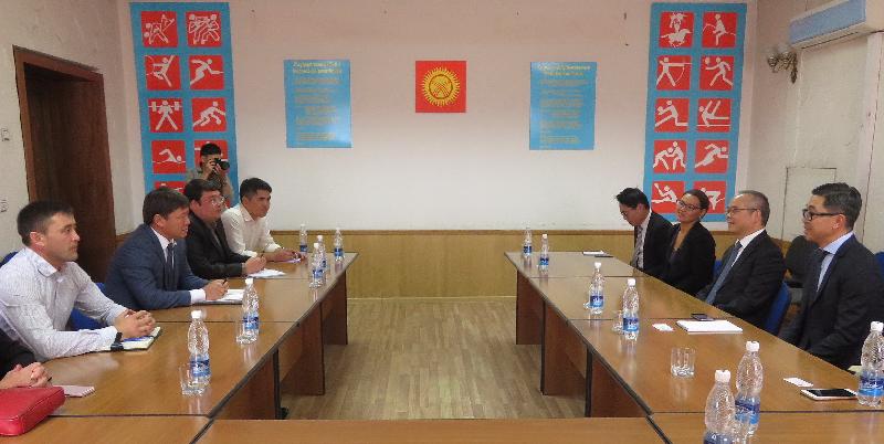 The Secretary for Home Affairs, Mr Lau Kong-wah, today (September 14) continued his trip in Bishkek, Kyrgyzstan. Photo shows Mr Lau (second right) meeting with the Director of the State Agency for Youth Affairs, Physical Culture and Sport under the Government of Kyrgyzstan, Mr Amankulov Kanat (second left), to exchange views on strategies and measures to promote sports development. 