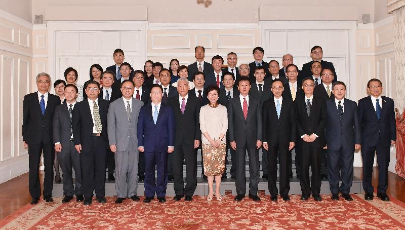 The Chief Executive, Mrs Carrie Lam, met with the visiting Minister of Science and Technology, Mr Wang Zhigang, at Government House today (September 20). Photo shows (from first row, third left) the Director-General of the Office of Hong Kong, Macao and Taiwan Affairs of the Ministry of Science and Technology, Mr Ye Dongbai; the Secretary for Innovation and Technology, Mr Nicholas W Yang; Deputy Director of the Liaison Office of the Central People's Government in the Hong Kong Special Administrative Region Mr Tan Tieniu; Mr Wang; Mrs Lam; Vice Minister of Science and Technology Mr Zhang Jianguo; the Secretary for Constitutional and Mainland Affairs, Mr Patrick Nip; the Director of the Chief Executive's Office, Mr Chan Kwok-ki (second row, first right); the Permanent Secretary for Innovation and Technology, Mr Cheuk Wing-hing (first row, second right); and the Commissioner for Innovation and Technology, Ms Annie Choi (second row, first left); after the meeting with other guests.