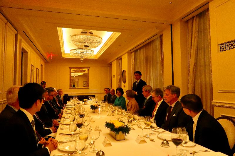 The Secretary for Commerce and Economic Development, Mr Edward Yau (standing), attends a dinner hosted by the Hong Kong Economic and Trade Office, Washington, DC for former and current senior United States (US) government officials, think-tank members and leaders of chambers of commerce and business organisations in Washington, DC, the US today (September 24, Eastern Standard Time). 