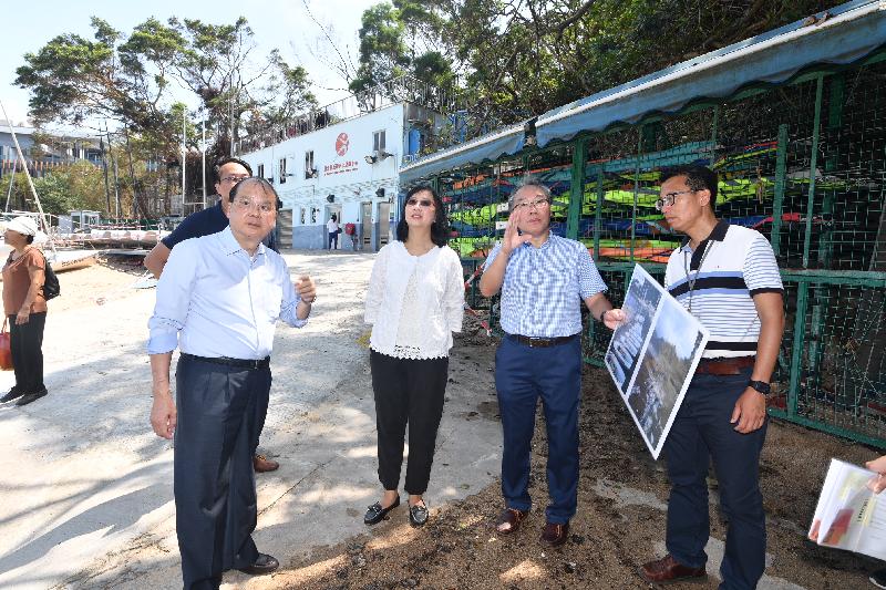 The Chief Secretary for Administration, Mr Matthew Cheung Kin-chung (first left), today (September 25) , accompanied by the Director of Leisure and Cultural Services, Ms Michelle Li (second left), is briefed on the damages brought about by the Super Typhoon Mangkhut and the repair work required at St. Stephen's Beach Water Sports Centre in Stanley.