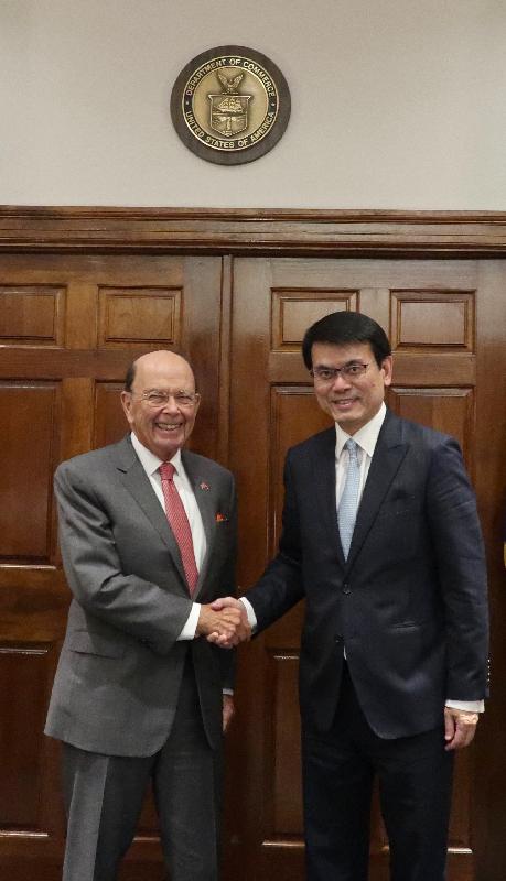 The Secretary for Commerce and Economic Development, Mr Edward Yau (right), holds a bilateral meeting with the United States (US) Secretary of Commerce, Mr Wilbur Ross (left), in Washington, DC, the US, today (September 25, Eastern Standard Time) to exchange views on US-Hong Kong trade relations.
