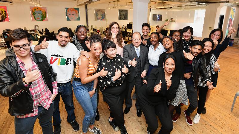 The Chief Secretary for Administration, Mr Matthew Cheung Kin-chung, today (September 28, London time) visited a social enterprise that provides vocational training and job placements for youths in London, the United Kingdom. Mr Cheung (second row, fourth left) is pictured with its Chief Executive, Ms Alexandra Goat (third row, second left) and the youth participants of its programme.

