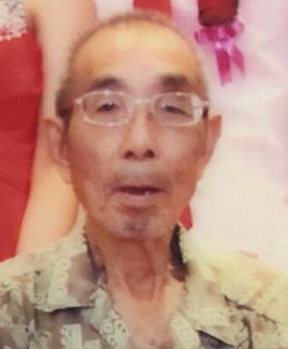 Cheung Shun-king, aged 77, is about 1.65 metres tall, 50 kilograms in weight and of thin build. He has a pointed face with yellow complexion and short grey hair. He was last seen wearing a light-coloured short-sleeved shirt, dark-coloured trousers, dark-coloured slippers and a pair of glasses.