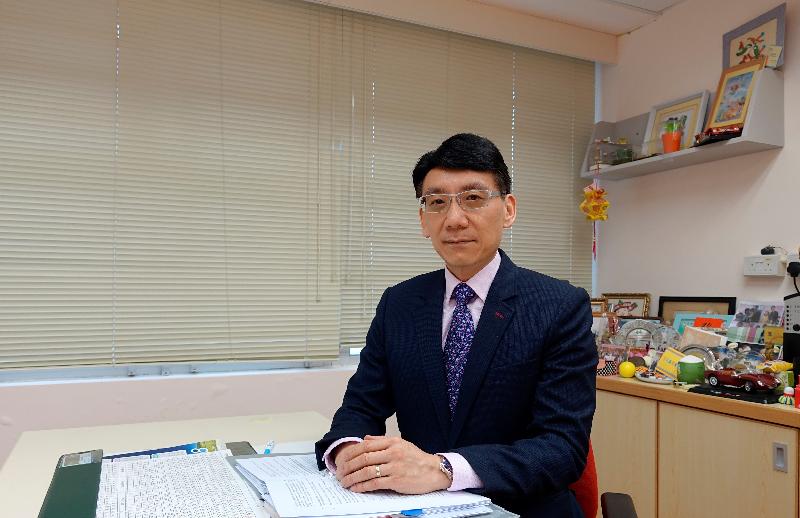 The Hospital Authority today (October 25) announced that Dr Desmond Nguyen will be appointed as Hospital Chief Executive of Kwai Chung Hospital, with effect from February 1, 2019, succeeding Dr Lo Tak-lam upon his retirement.