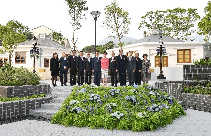 The Chief Executive, Mrs Carrie Lam, this afternoon (October 26) attended the grand opening ceremony of the International Culinary Institute (ICI) in Pok Fu Lam. Photo shows Mrs Lam (sixth right); the Secretary for Education, Mr Kevin Yeung (third right), the Chairman of ICI Steering Committee, Mr Andrew Leung (fourth right); the Chairman of Vocational Training Council, Dr Roy Chung (fifth right); and other guests at the ceremony. 