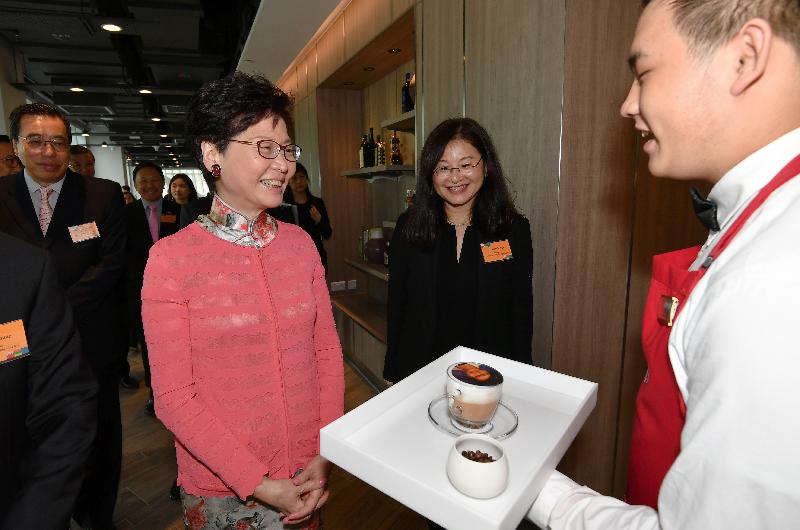 The Chief Executive, Mrs Carrie Lam, this afternoon (October 26) attended the grand opening ceremony of the International Culinary Institute in Pok Fu Lam. Photo shows Mrs Lam (third right) touring the facilities.