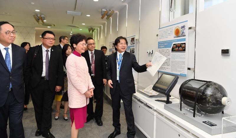 The Chief Executive, Mrs Carrie Lam, continued her visit to Japan in Ibaraki Prefecture this morning (October 30). Photo shows Mrs Lam (third left), accompanied by the Secretary for Innovation and Technology, Mr Nicholas W Yang (first left); and the Director of Information Services, Miss Cathy Chu (fourth right), visiting the National Institute of Advanced Industrial Science and Technology (AIST) to find out about its operation and scientific research results. Established in 2001, the AIST is one of the largest public research organisations in Japan. It has about 2,000 researchers doing research and development at various research bases across the country.