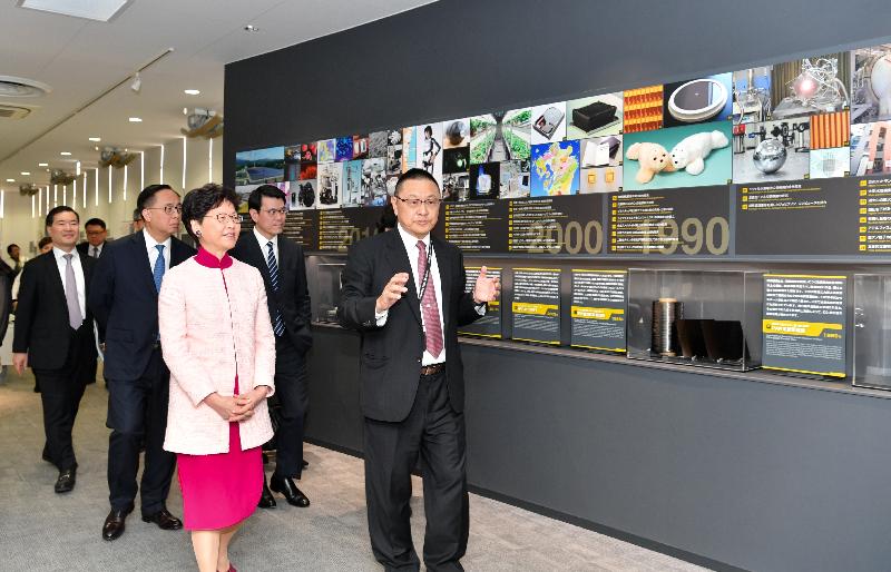 The Chief Executive, Mrs Carrie Lam, continued her visit to Japan in Ibaraki Prefecture this morning (October 30). Photo shows Mrs Lam (third left), accompanied by the Secretary for Innovation and Technology, Mr Nicholas W Yang (second left); and the Secretary for Commerce and Economic Development, Mr Edward Yau (second right), visiting the National Institute of Advanced Industrial Science and Technology (AIST) to find out about its operation and scientific research results. Established in 2001, the AIST is one of the largest public research organisations in Japan. It has about 2,000 researchers doing research and development at various research bases across the country.